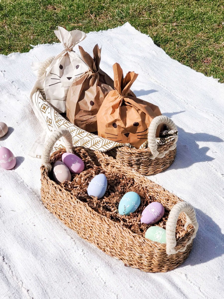 Bread Basket with White Handles - Hearth Home & Living