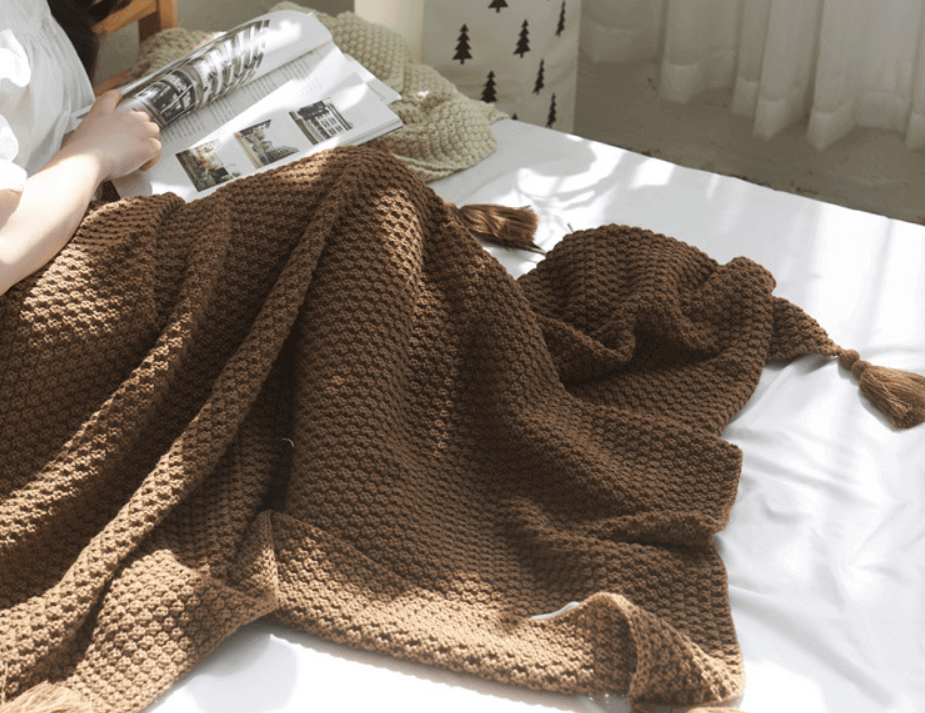 Knitted Throw Blanket With Tassels-7